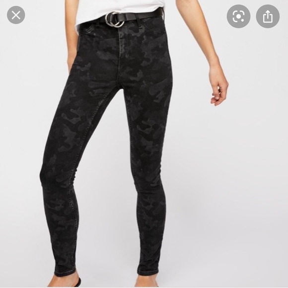 Free People Long and Lean Camouflage Jean Black - Picture 2 of 3
